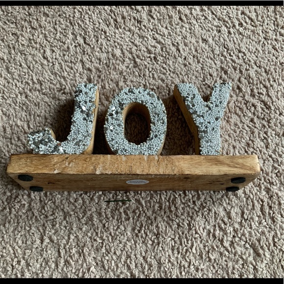 Holiday & Christmas Home Accents - Picture 4 of 5